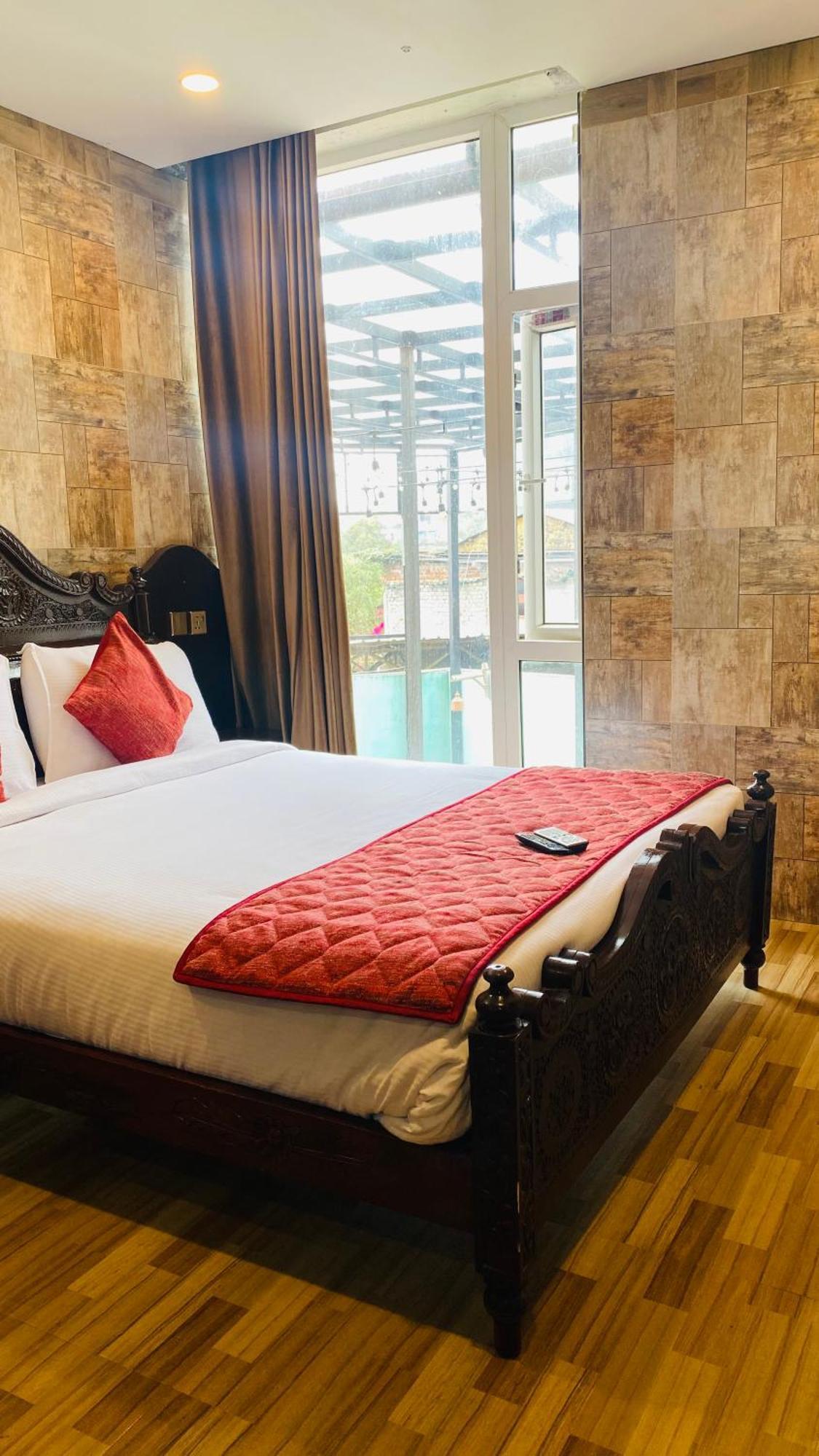 Hyders Park- The Luxury Hotel โกไดกานัล ภายนอก รูปภาพ